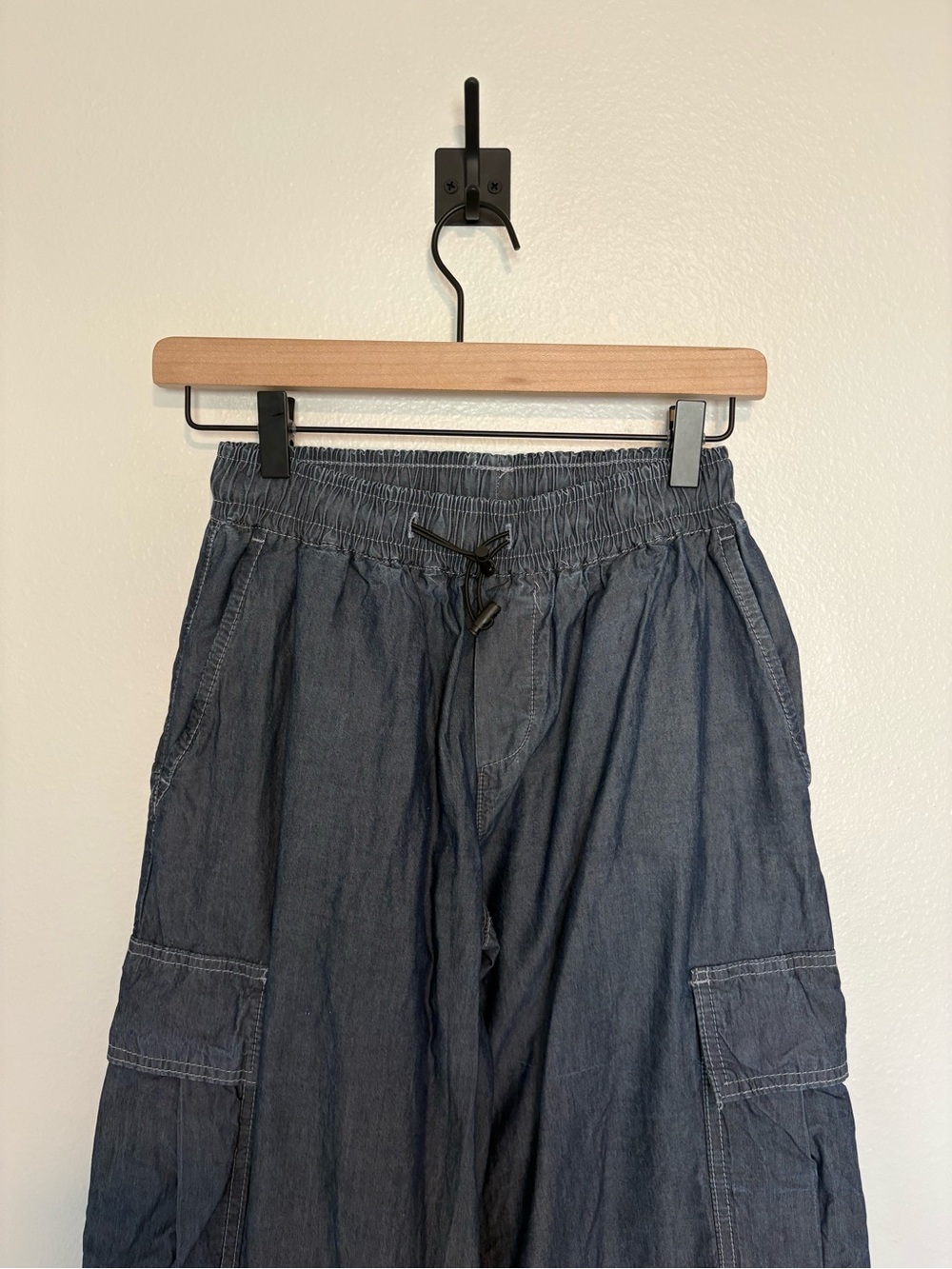 Anthropologie Pilcro Denim Bungee 90s Parachute High Rise Pants Boho Chambray XS - Picture 4 of 10
